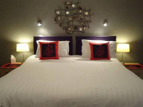 Jasmine House Bed And Breakfast Cheltenham Extérieur photo